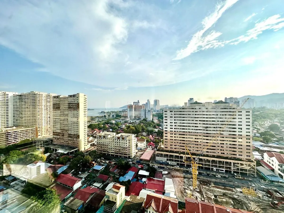 Groups & Families Spacious Infinity Pool 3Br 10Pax George Town