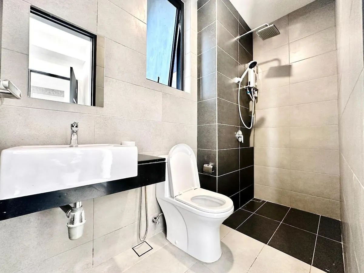 Groups & Families Spacious Infinity Pool 3Br 10Pax George Town
